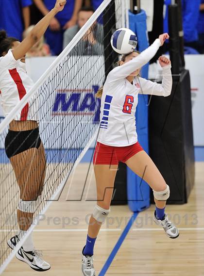 Thumbnail 2 in Los Alamitos vs. Mater Dei (CIF SS 1AA Final) photogallery.