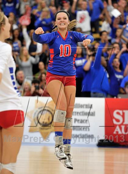 Thumbnail 1 in Los Alamitos vs. Mater Dei (CIF SS 1AA Final) photogallery.