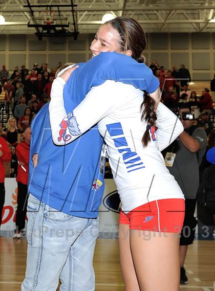 Thumbnail 2 in Los Alamitos vs. Mater Dei (CIF SS 1AA Final) photogallery.