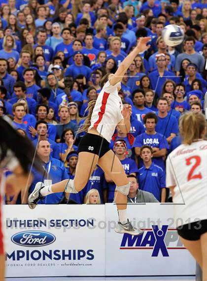 Thumbnail 2 in Los Alamitos vs. Mater Dei (CIF SS 1AA Final) photogallery.