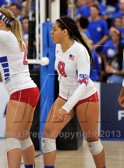 Thumbnail 2 in Los Alamitos vs. Mater Dei (CIF SS 1AA Final) photogallery.