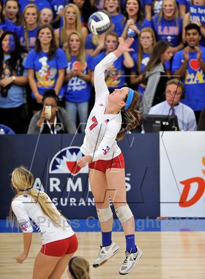 Thumbnail 1 in Los Alamitos vs. Mater Dei (CIF SS 1AA Final) photogallery.