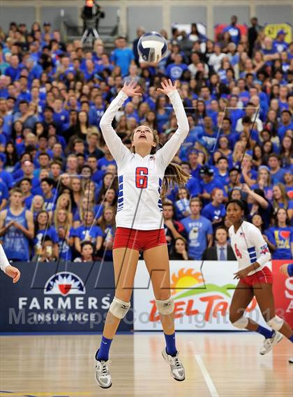 Thumbnail 1 in Los Alamitos vs. Mater Dei (CIF SS 1AA Final) photogallery.