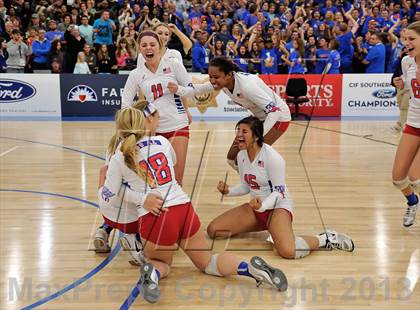 Thumbnail 1 in Los Alamitos vs. Mater Dei (CIF SS 1AA Final) photogallery.