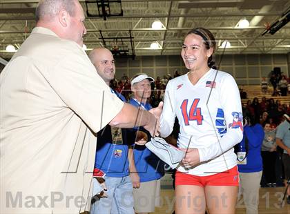 Thumbnail 1 in Los Alamitos vs. Mater Dei (CIF SS 1AA Final) photogallery.