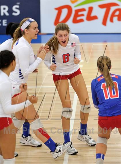 Thumbnail 3 in Los Alamitos vs. Mater Dei (CIF SS 1AA Final) photogallery.