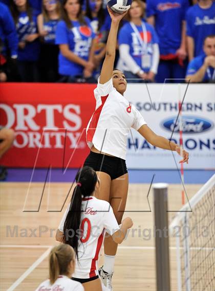 Thumbnail 2 in Los Alamitos vs. Mater Dei (CIF SS 1AA Final) photogallery.