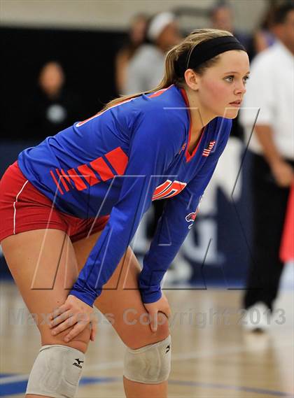 Thumbnail 3 in Los Alamitos vs. Mater Dei (CIF SS 1AA Final) photogallery.