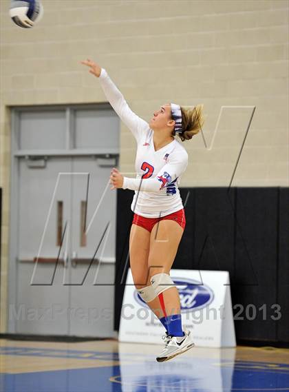Thumbnail 3 in Los Alamitos vs. Mater Dei (CIF SS 1AA Final) photogallery.