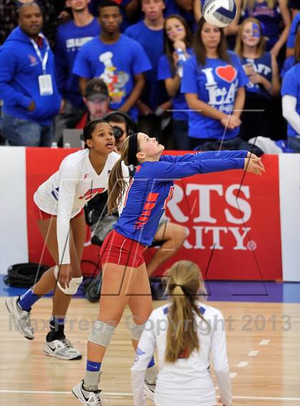 Thumbnail 2 in Los Alamitos vs. Mater Dei (CIF SS 1AA Final) photogallery.