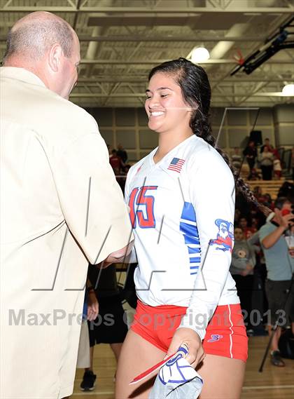 Thumbnail 1 in Los Alamitos vs. Mater Dei (CIF SS 1AA Final) photogallery.