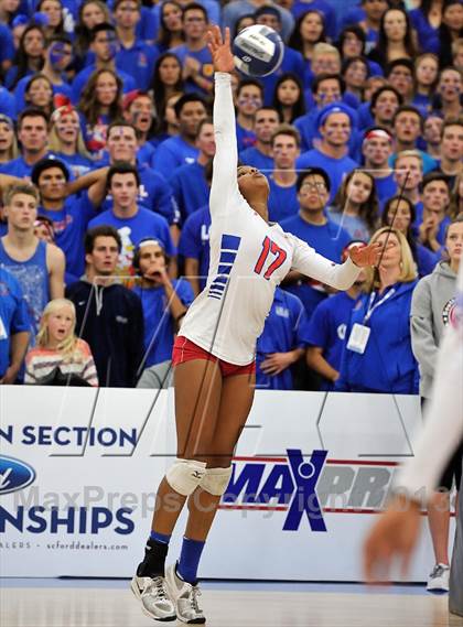 Thumbnail 3 in Los Alamitos vs. Mater Dei (CIF SS 1AA Final) photogallery.