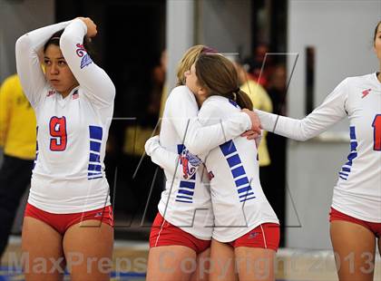Thumbnail 1 in Los Alamitos vs. Mater Dei (CIF SS 1AA Final) photogallery.