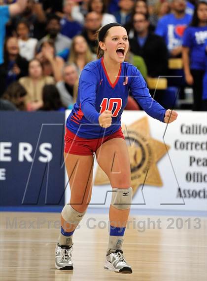 Thumbnail 3 in Los Alamitos vs. Mater Dei (CIF SS 1AA Final) photogallery.