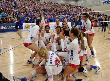 Thumbnail 3 in Los Alamitos vs. Mater Dei (CIF SS 1AA Final) photogallery.