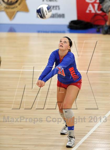 Thumbnail 3 in Los Alamitos vs. Mater Dei (CIF SS 1AA Final) photogallery.