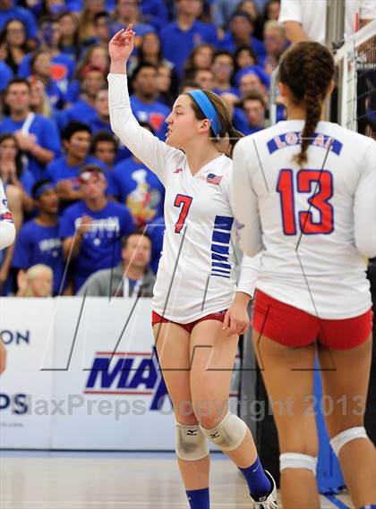 Thumbnail 1 in Los Alamitos vs. Mater Dei (CIF SS 1AA Final) photogallery.