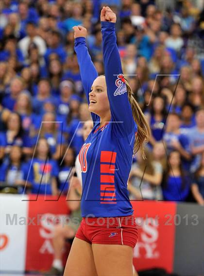 Thumbnail 2 in Los Alamitos vs. Mater Dei (CIF SS 1AA Final) photogallery.