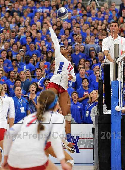 Thumbnail 3 in Los Alamitos vs. Mater Dei (CIF SS 1AA Final) photogallery.