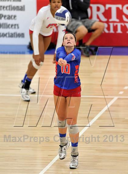 Thumbnail 1 in Los Alamitos vs. Mater Dei (CIF SS 1AA Final) photogallery.