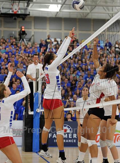 Thumbnail 2 in Los Alamitos vs. Mater Dei (CIF SS 1AA Final) photogallery.