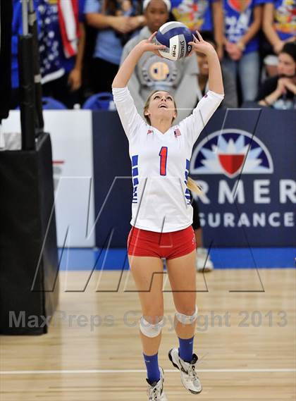 Thumbnail 3 in Los Alamitos vs. Mater Dei (CIF SS 1AA Final) photogallery.