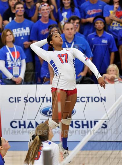 Thumbnail 3 in Los Alamitos vs. Mater Dei (CIF SS 1AA Final) photogallery.