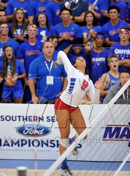 Thumbnail 1 in Los Alamitos vs. Mater Dei (CIF SS 1AA Final) photogallery.