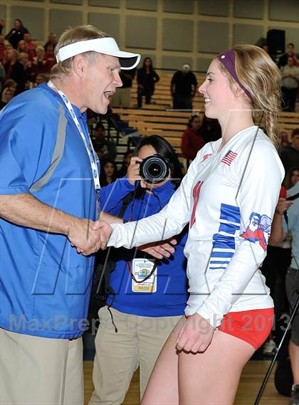 Thumbnail 2 in Los Alamitos vs. Mater Dei (CIF SS 1AA Final) photogallery.