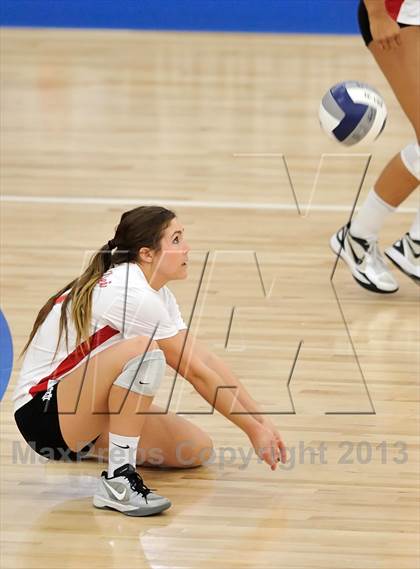 Thumbnail 2 in Los Alamitos vs. Mater Dei (CIF SS 1AA Final) photogallery.