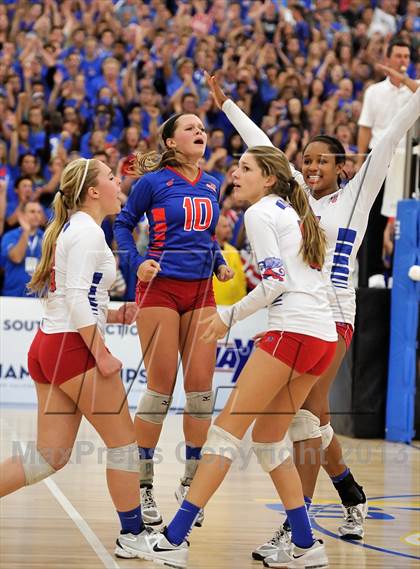 Thumbnail 3 in Los Alamitos vs. Mater Dei (CIF SS 1AA Final) photogallery.
