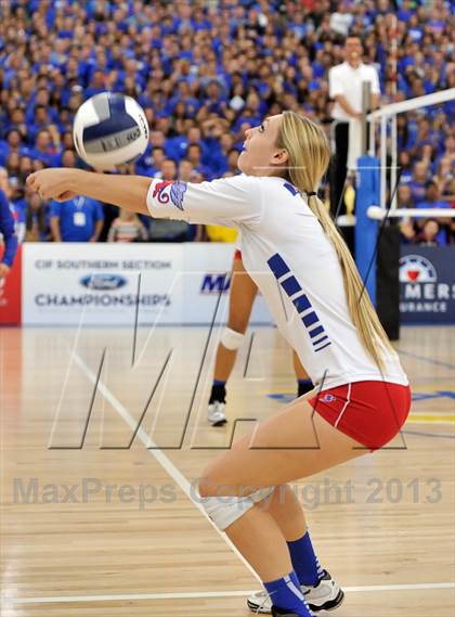 Thumbnail 2 in Los Alamitos vs. Mater Dei (CIF SS 1AA Final) photogallery.