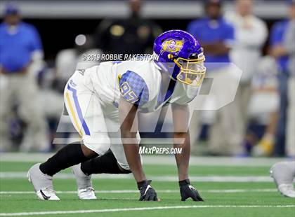 Thumbnail 2 in La Vega vs. Carthage (UIL 4A Division 1 Final) photogallery.