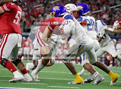 Thumbnail 2 in La Vega vs. Carthage (UIL 4A Division 1 Final) photogallery.