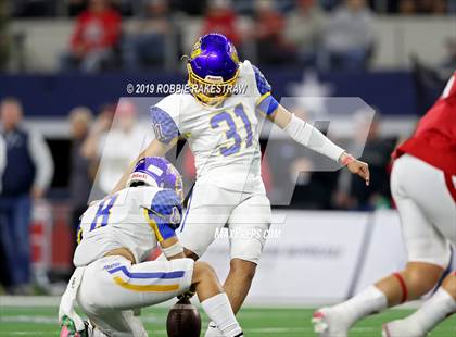 Thumbnail 1 in La Vega vs. Carthage (UIL 4A Division 1 Final) photogallery.