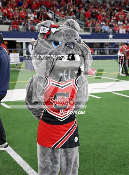 Thumbnail 2 in La Vega vs. Carthage (UIL 4A Division 1 Final) photogallery.