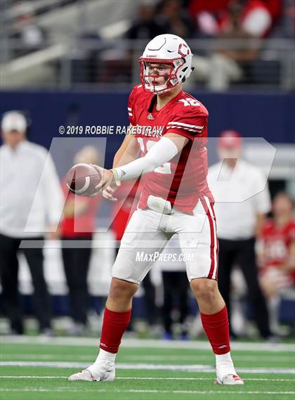 Thumbnail 1 in La Vega vs. Carthage (UIL 4A Division 1 Final) photogallery.