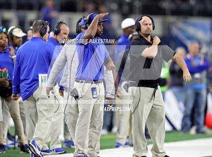 Thumbnail 3 in La Vega vs. Carthage (UIL 4A Division 1 Final) photogallery.