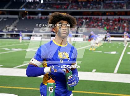 Thumbnail 2 in La Vega vs. Carthage (UIL 4A Division 1 Final) photogallery.