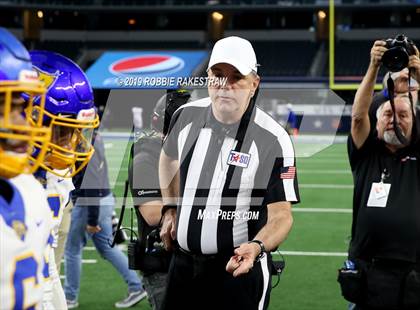 Thumbnail 1 in La Vega vs. Carthage (UIL 4A Division 1 Final) photogallery.