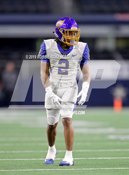 Thumbnail 1 in La Vega vs. Carthage (UIL 4A Division 1 Final) photogallery.