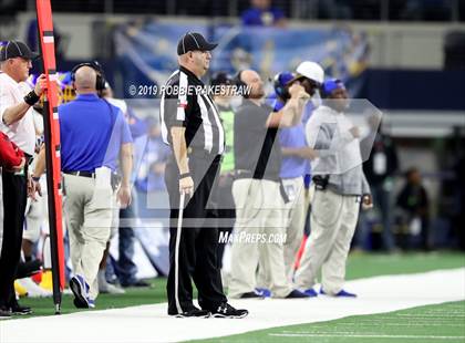 Thumbnail 1 in La Vega vs. Carthage (UIL 4A Division 1 Final) photogallery.