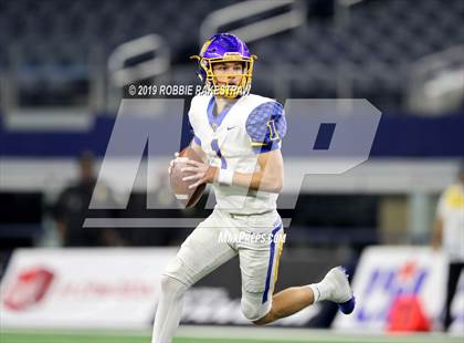 Thumbnail 1 in La Vega vs. Carthage (UIL 4A Division 1 Final) photogallery.