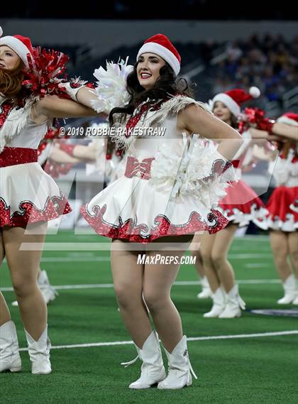 Thumbnail 1 in La Vega vs. Carthage (UIL 4A Division 1 Final) photogallery.