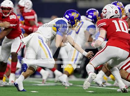 Thumbnail 1 in La Vega vs. Carthage (UIL 4A Division 1 Final) photogallery.