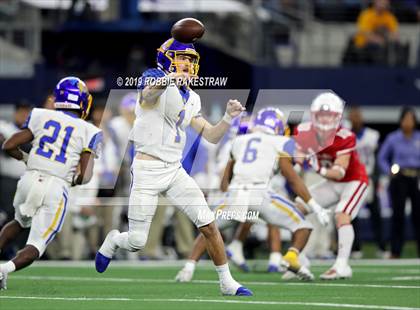 Thumbnail 3 in La Vega vs. Carthage (UIL 4A Division 1 Final) photogallery.