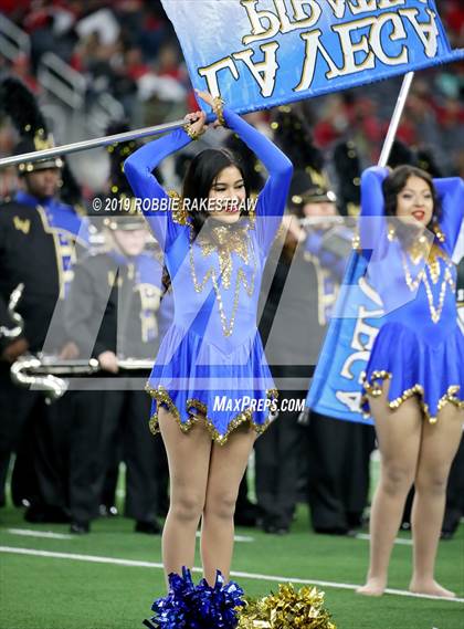 Thumbnail 3 in La Vega vs. Carthage (UIL 4A Division 1 Final) photogallery.