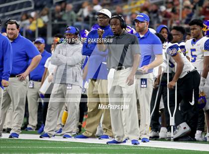 Thumbnail 3 in La Vega vs. Carthage (UIL 4A Division 1 Final) photogallery.