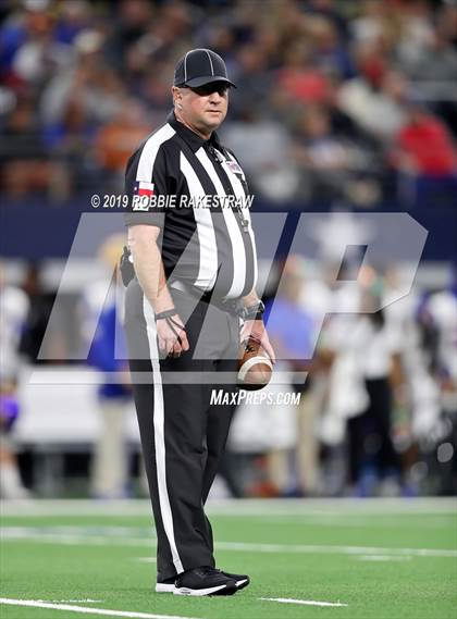 Thumbnail 3 in La Vega vs. Carthage (UIL 4A Division 1 Final) photogallery.