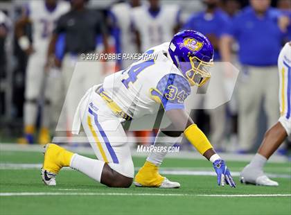 Thumbnail 3 in La Vega vs. Carthage (UIL 4A Division 1 Final) photogallery.